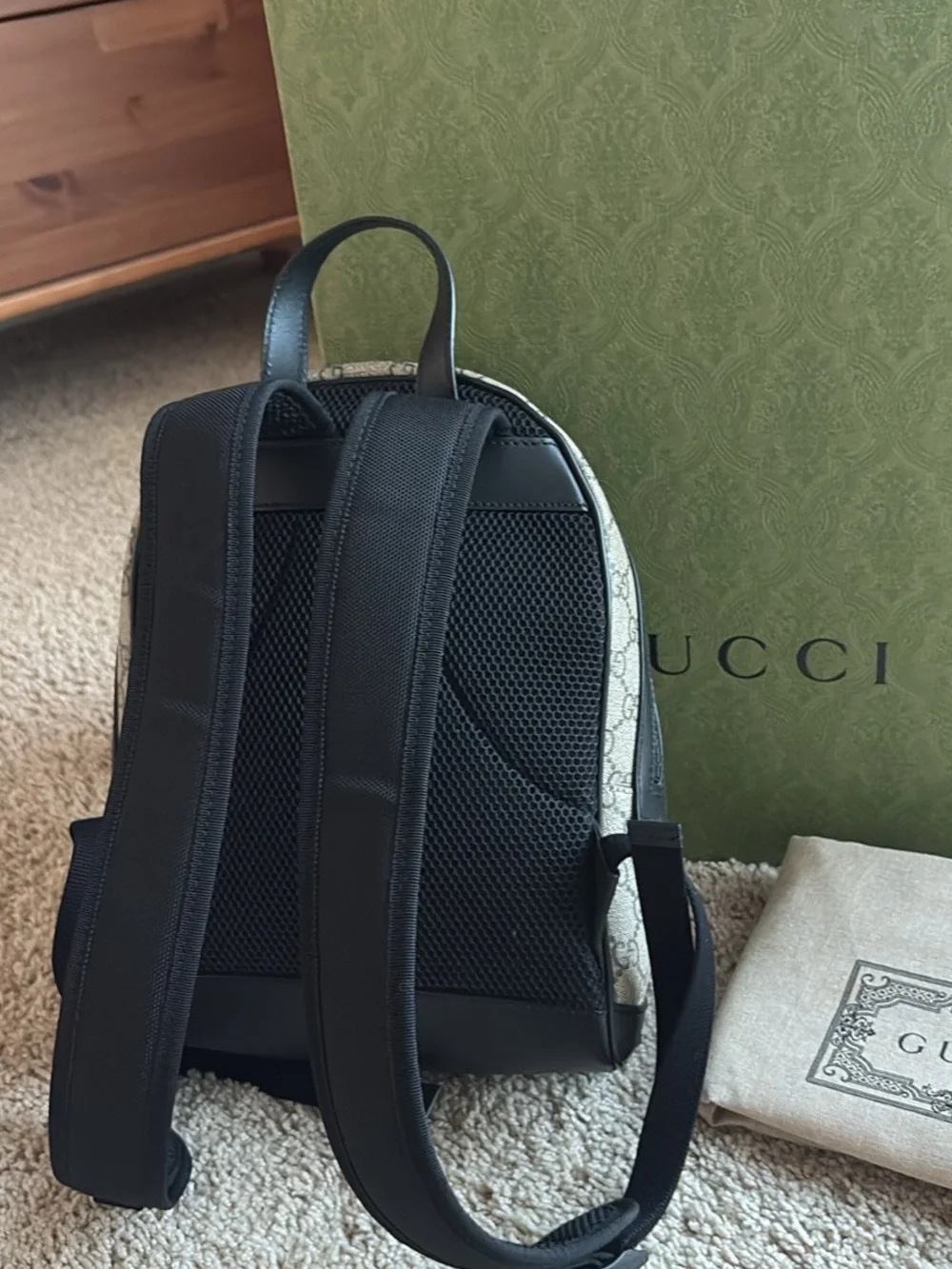 Gucci compact mini